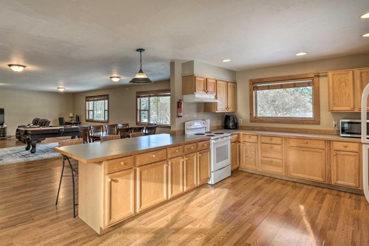 Columbia Falls Private Retreat Pool Table And Deck! المظهر الخارجي الصورة